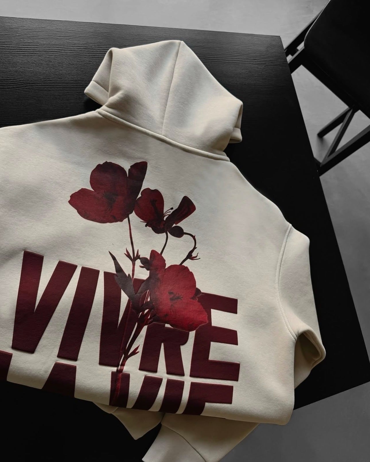 VIVRE LA VIE HOODIE- BEIGE