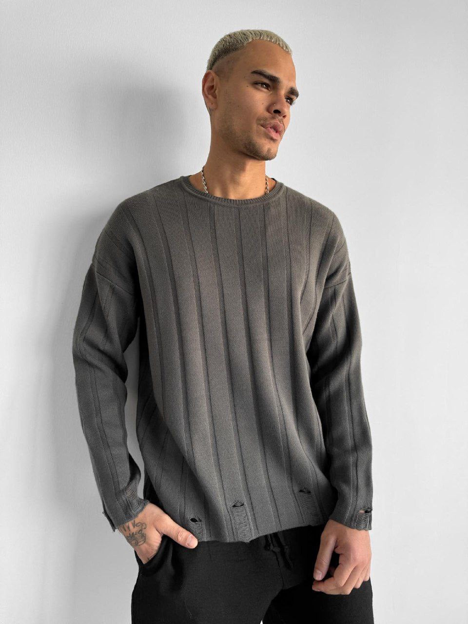 LOOSE FIT STRIPED TORN SWEATER- GREY