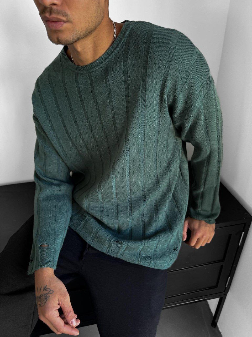 LOOSE FIT KNIT STRIPED TORN SWEATER- GREEN