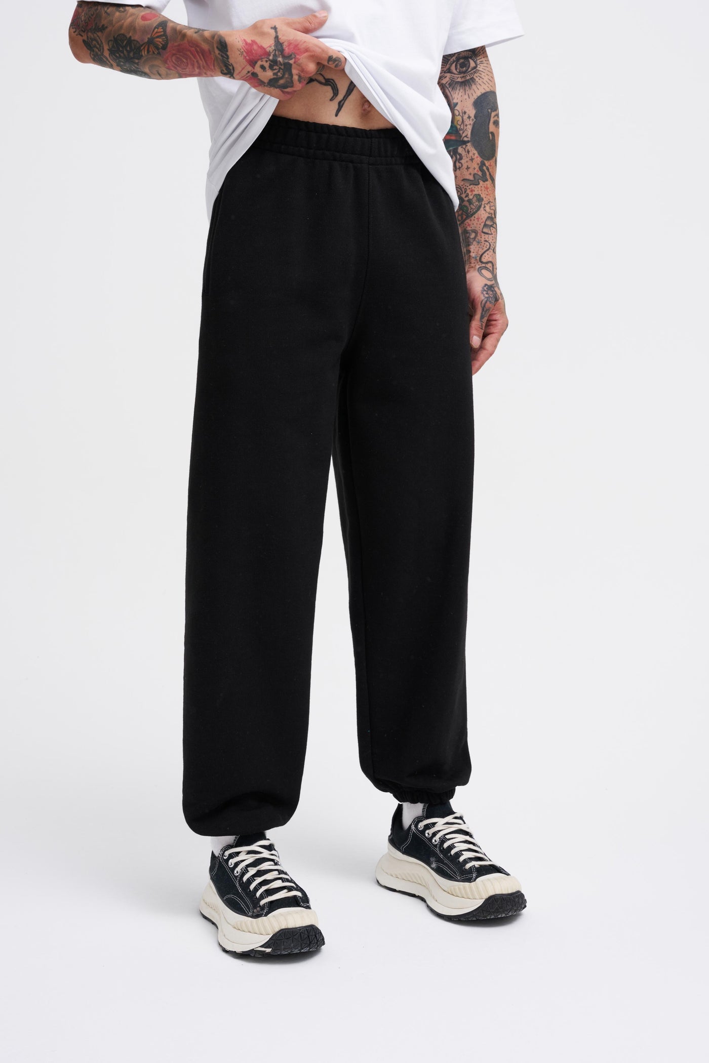 BASIC DIAGONAL JOGGER - BLACK