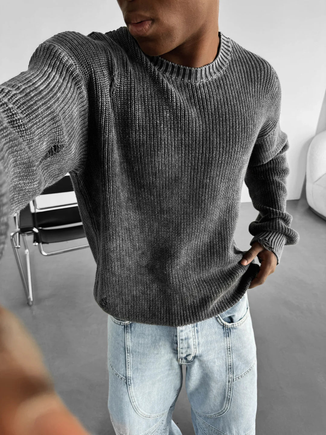 LOOSE FIT KNIT TORN SWEATER- BLACK